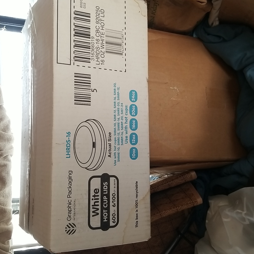 White hot cup lids from Costco 600 count 6 100 count sleeves use with hot cups